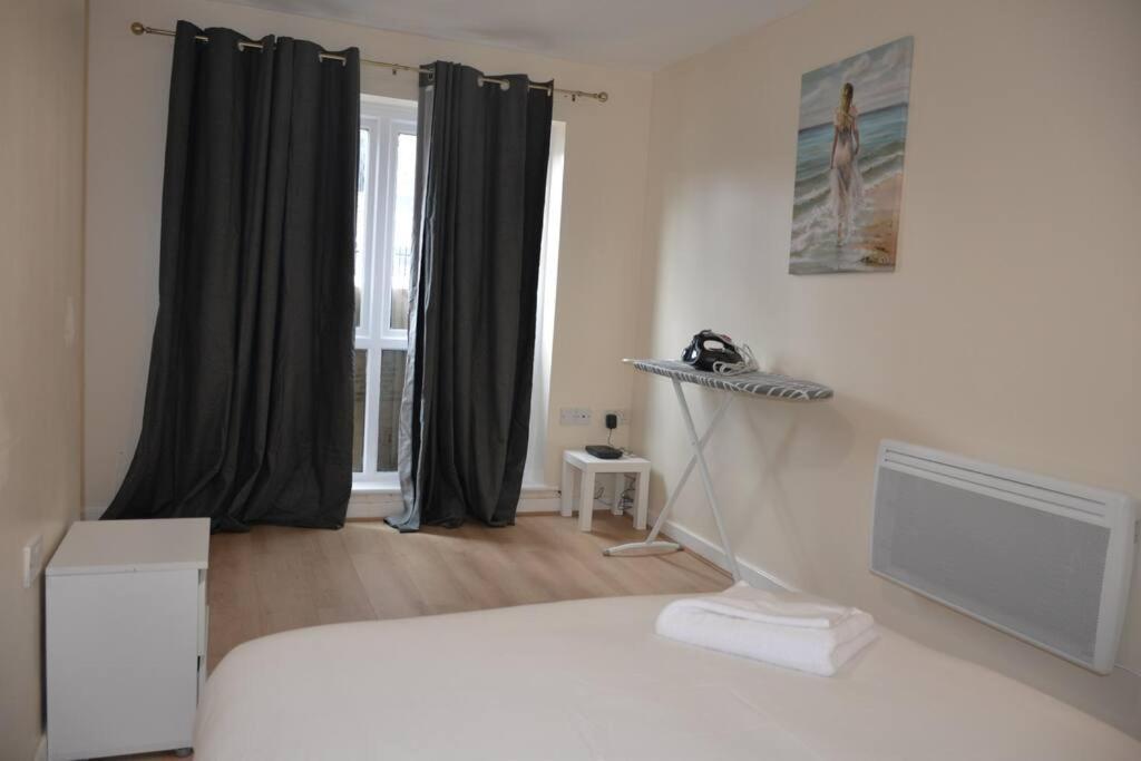London 4 Bedroom House Екстер'єр фото